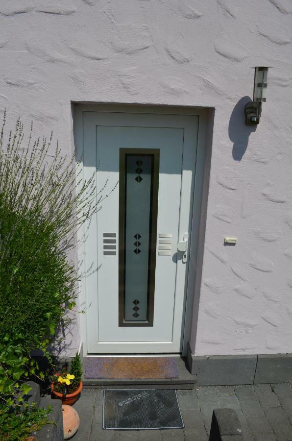 Ferienwohnung Bellerbergblick Ettringen  Экстерьер фото